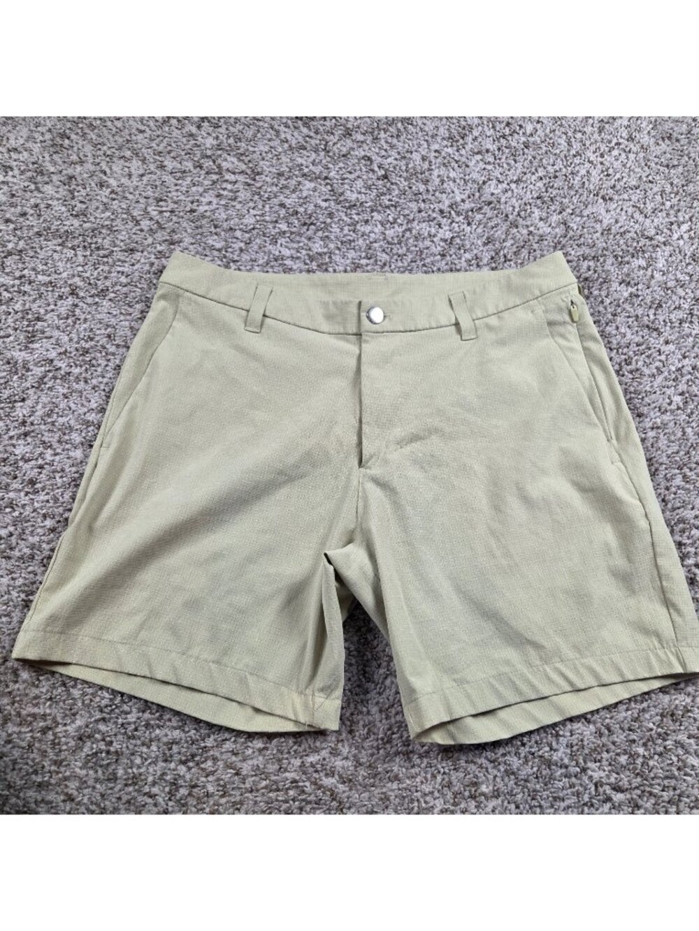 Lululemon Shorts Mens 32 Green Performance Commission Ventlight Dew Green